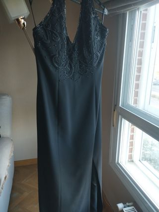 Vestido de fiesta negro con pedrería + traje de ni