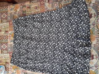 Gonna fantasia floreale nera e bianca