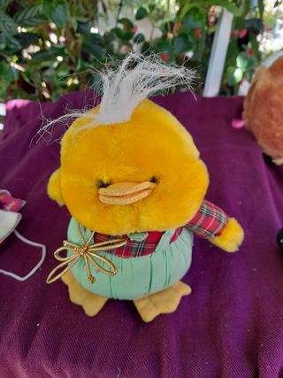 Peluche paperetta gialla con salopette