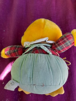 Peluche paperetta gialla con salopette