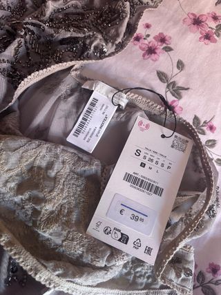 Top Zara bordado plata y beige