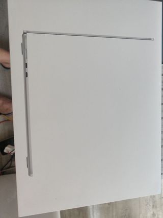 MacBook air 13" chip M4 256gb y 16 nuevo sin abrir