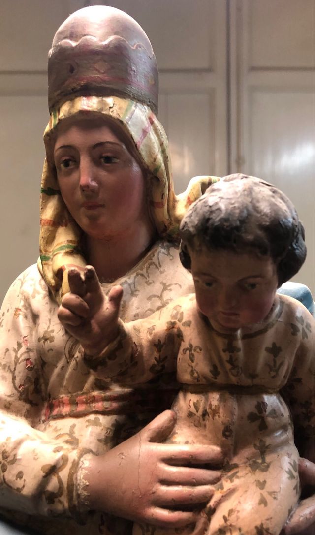 Virgen de Loreto tallada a mano escultura madera