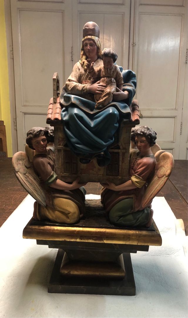 Virgen de Loreto tallada a mano escultura madera
