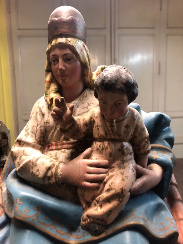 Virgen de Loreto tallada a mano escultura madera