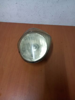 Faro Piaggio Fly