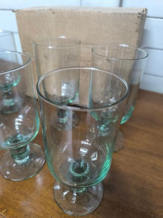 Juego 6 copas de cristal verde. 