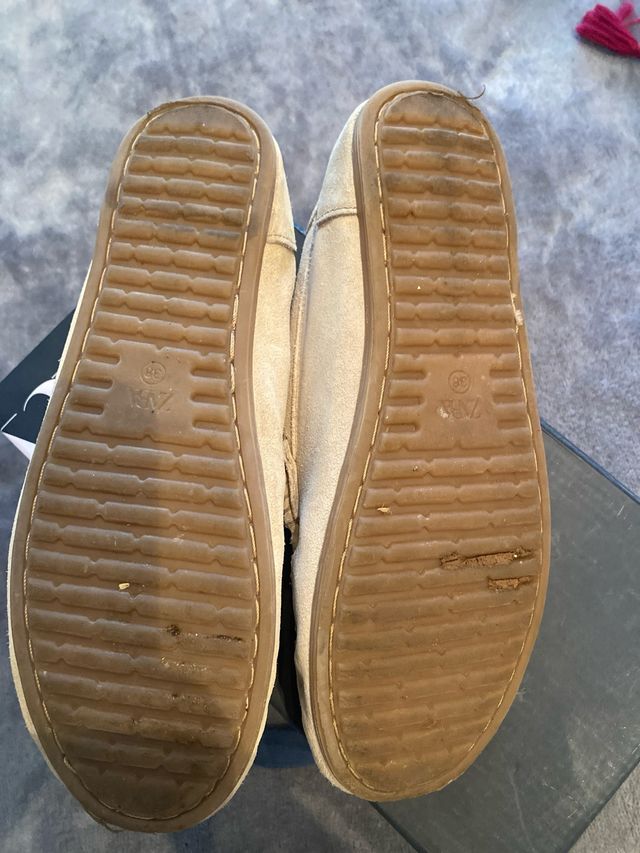 Mocasines de ante color arena Talla 38