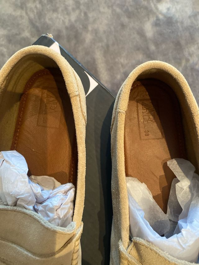 Mocasines de ante color arena Talla 38