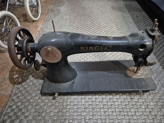 Máquina de coser Singer antigua