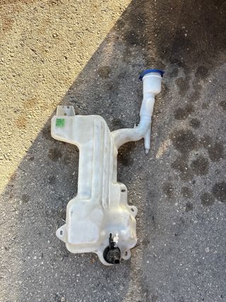 Botella Limpia Parabrisas Ford Puma
