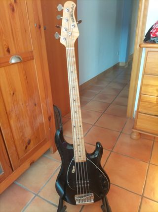 Music Man Stingray 5 Bajo Eléctrico Negro