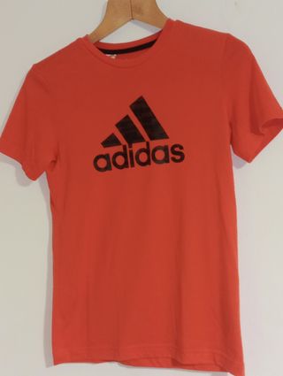 Maglietta Adidas ragazzo rossa.

