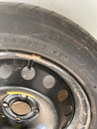 Llanta 215/55 R16