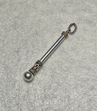 Colgante plata diseño cilíndrico