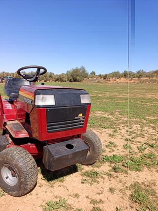 Desbroce de parcelas con mini tractores