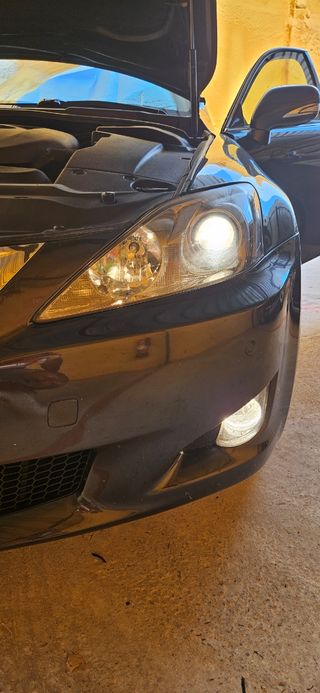 Lexus IS 2011