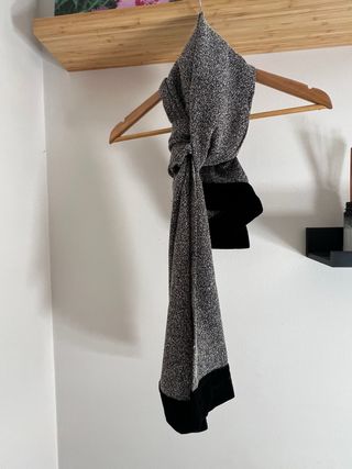 Bufanda con borde de terciopelo