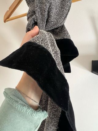 Bufanda con borde de terciopelo