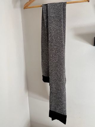 Bufanda con borde de terciopelo