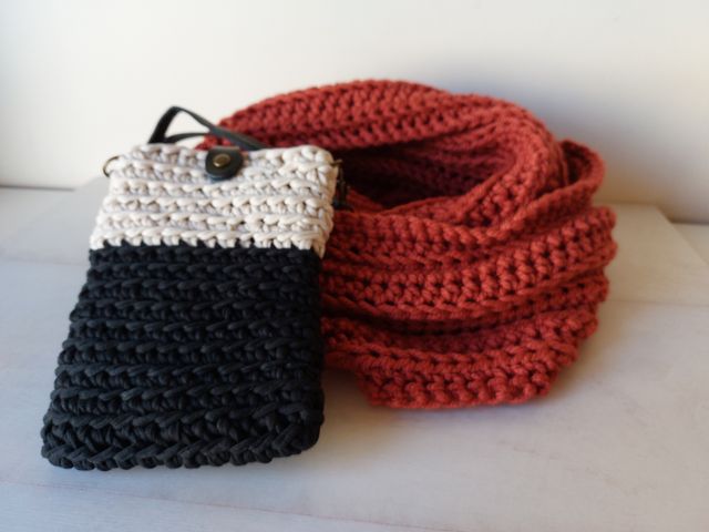 Bolso crochet móvil negro y beige nuevo