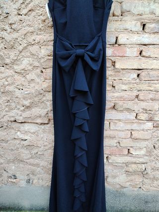 Vestido de fiesta negro con lazo