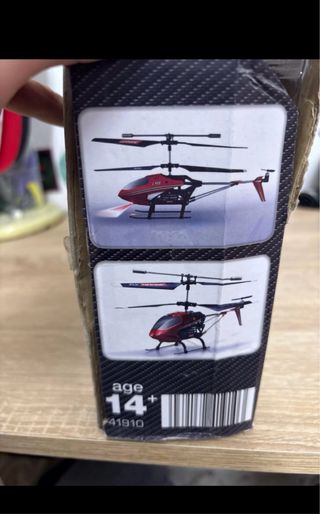 Elicottero telecomandato rosso e nero