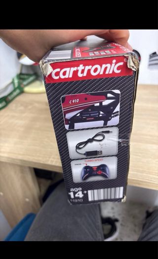 Elicottero telecomandato rosso e nero