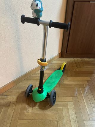 Patinete infantil Decathlon verde 3 ruedas