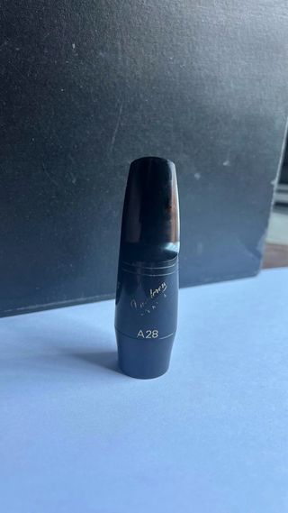 Boquilla Saxo Alto Vandoren V5 A28