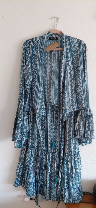 Conjunto blusa y falda estampado étnico