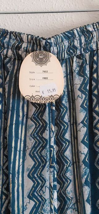Conjunto blusa y falda estampado étnico