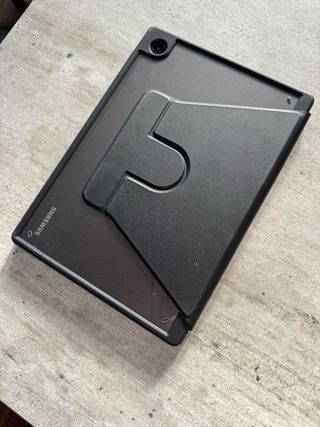 Samsung Tab A8 con funda
