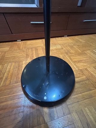 Lámpara de pie negra y blanca