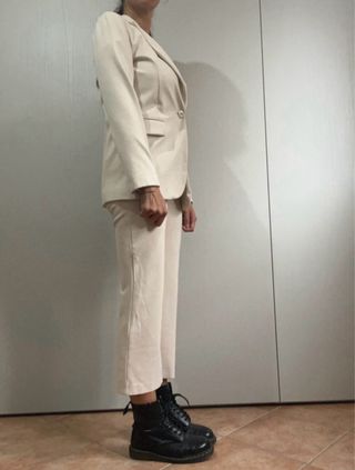 Completo giacca e pantalone color burro / panna