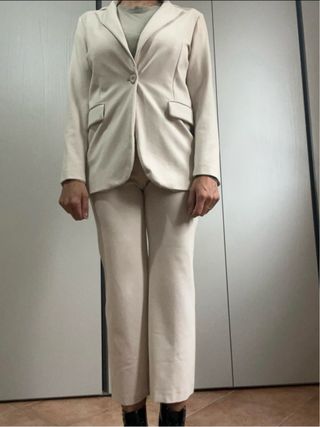 Completo giacca e pantalone color burro / panna