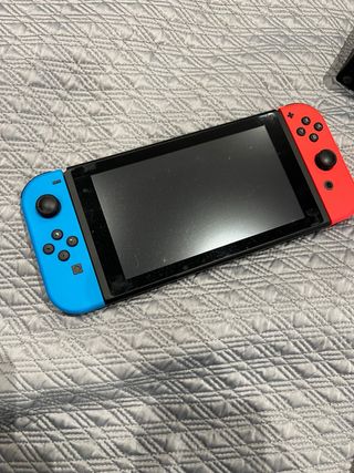 Nintendo Switch Azul/Rojo + Accesorios