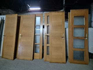 Puertas de madera maciza para casa con marcos
