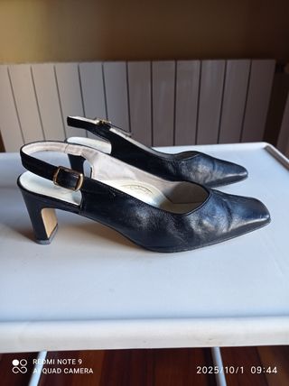 Zapatos de tacón negros slingback
