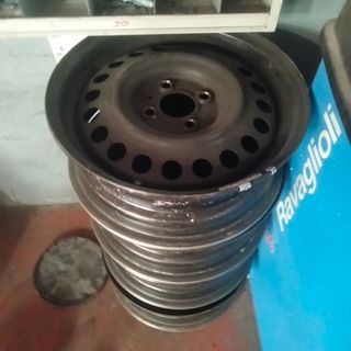 Llantas  de 15 
Nissan Note 4/100
