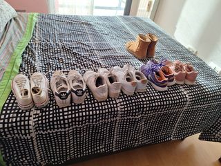  Vendo 7 pares de Zapatillas deportivas chica,v