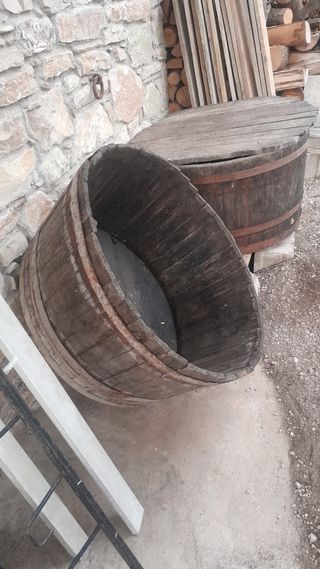Tino in legno antico