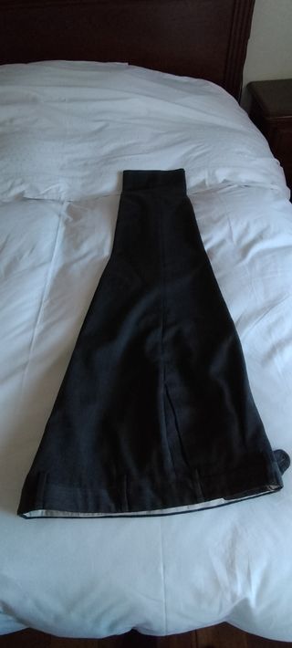 Pantalón de hombre, lana y poliéster gris marengo.
