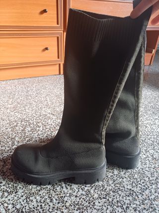 Botas altas verde oliva talla 37