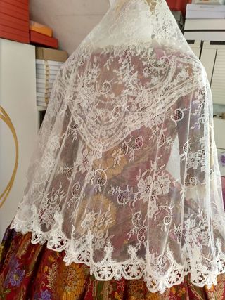 Mantilla Fallera MONFALLER a Estrenar
