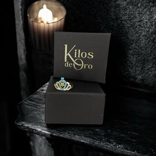Anillo corona azul oro 18k con circonitas