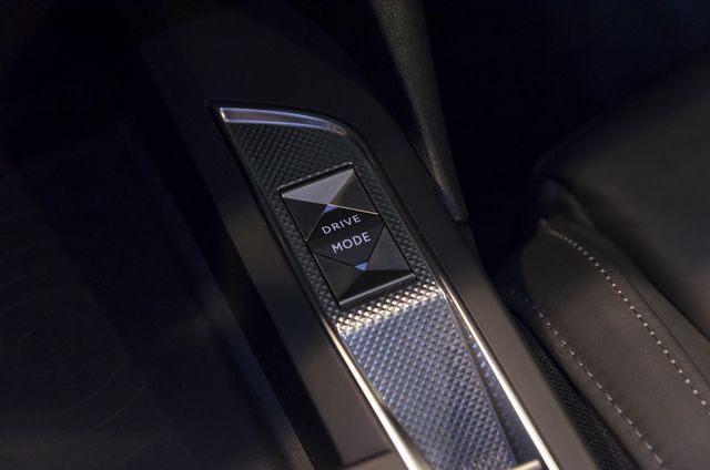 DS DS 3 CROSSBACK E-TENSE 50 kWh GRAND CHIC Auto