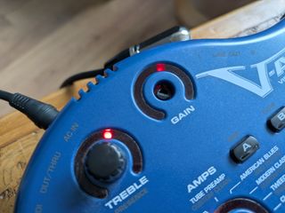 Behringer V-Amp 2 y V-Amp Bass