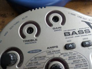 Behringer V-Amp 2 y V-Amp Bass