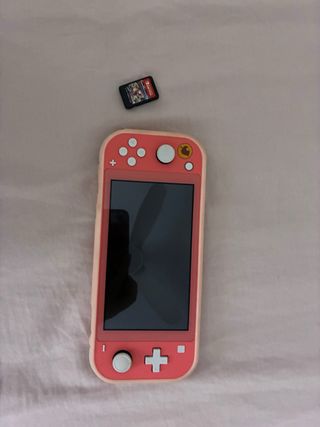 Nintendo Switch Lite + Mario Kart 8 + Funda